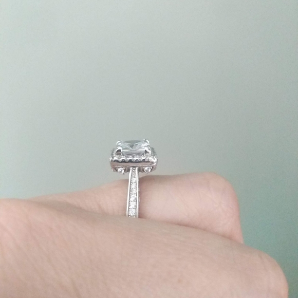 Faux diamond ring - Picture 5 of 7